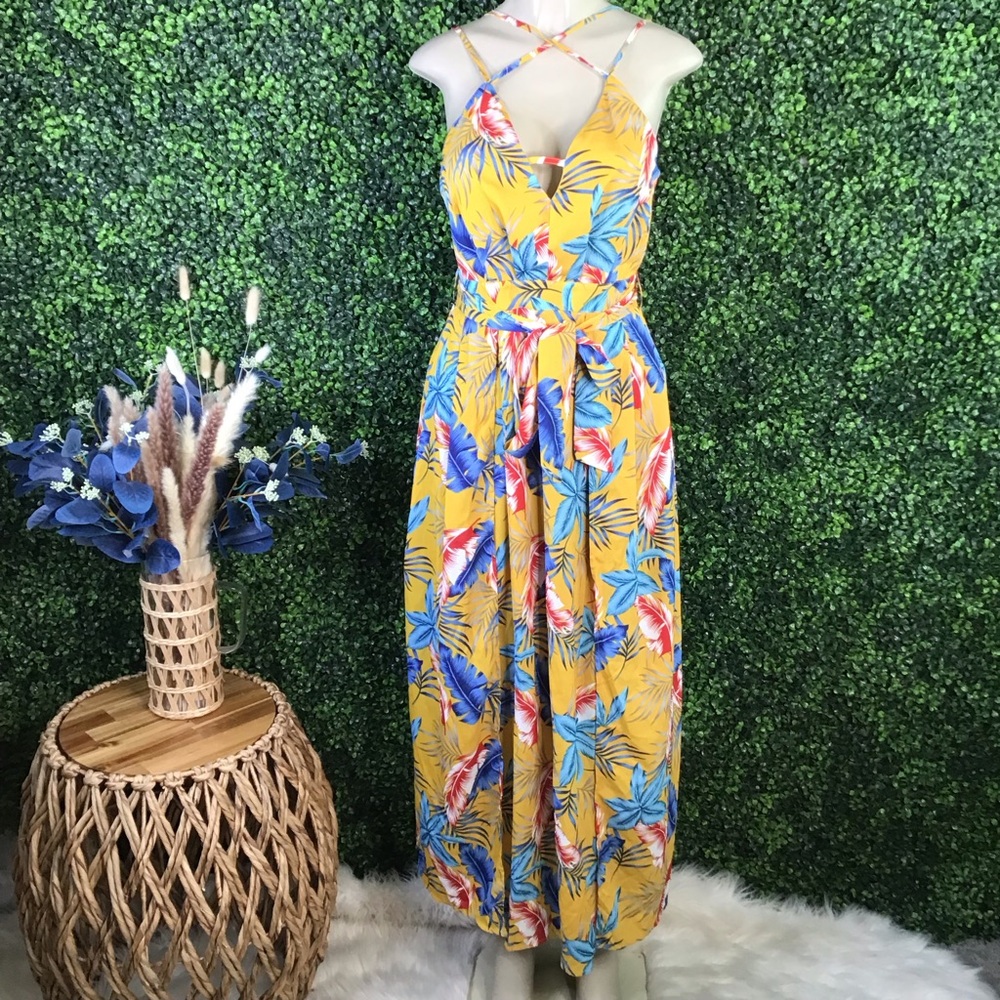 NWT tropical Yellow Floral‎ Maxi Dress